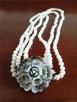 Wholesales dizajn 3rows prírodná biela sladkovodné perly vrstvy náhrdelník shell kvet spona dlhý náhrdelník módne šperky